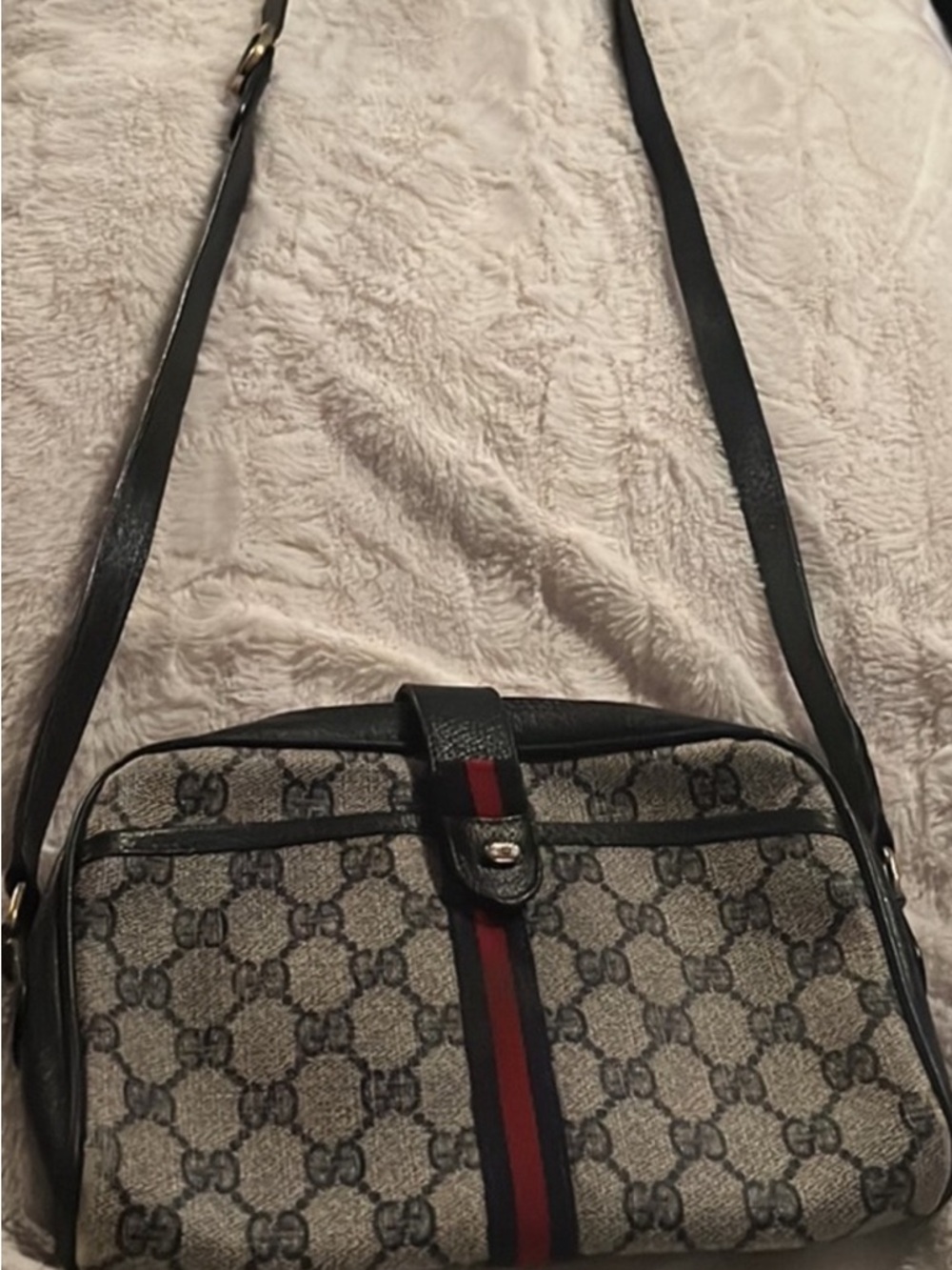 Gucci Black & Beige GG Canvas Crossbody with Red-Blue Web Stripe - Picture 2 of 6